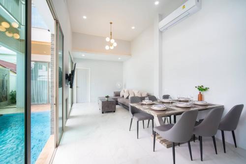 Classic Modern Pool Villa Rawai A1 - 3BR - Tap to explore photos