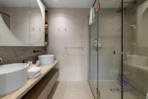 WOW Self-Contained Apartment on Tarver - Tap to explore photos