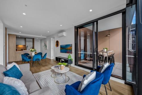 WOW Self-Contained Apartment on Tarver - Tap to explore photos