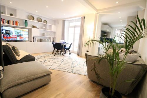 Stylish and Chic Flat 2bed 2bath in Notting Hill - Tap to explore photos