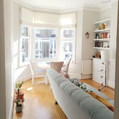 Modern and Cosy 2 bedroom Flat in Notting Hill - Tap to explore photos
