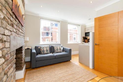 Luxury Soho Apartment R3 - Tap to explore photos