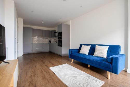 Londwell, Stylish Docklands Flat with Private Terrace - Tap to explore photos
