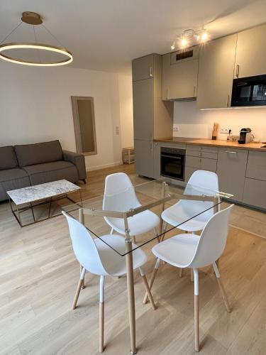 Nice flat Paris Clichy - Tap to explore photos