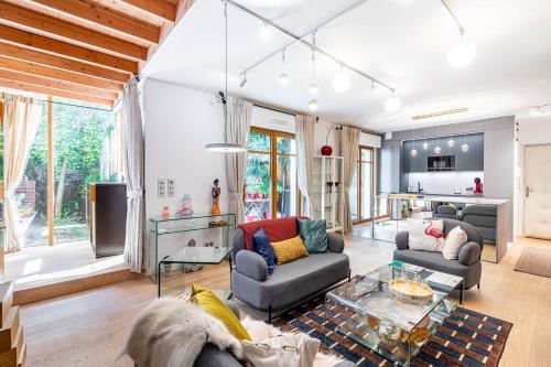 GuestReady - Spacieux apt. avec cour privative - Tap to explore photos