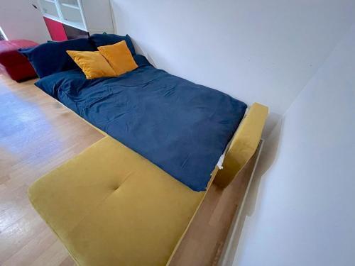 Ground Floor Flat On Bath Road! - Tap to explore photos