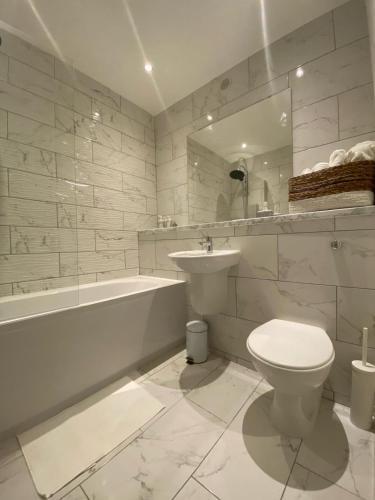 MODERN APARTMENT-GREENWICH/WOOLWICH - Tap to explore photos