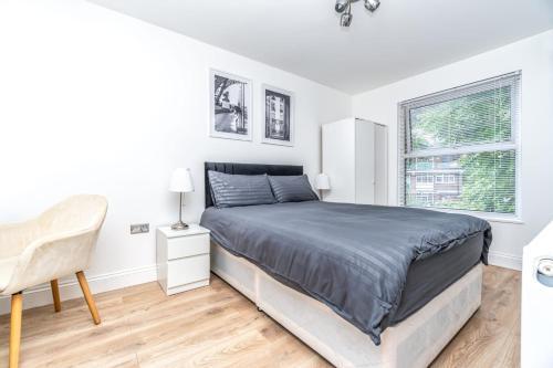 Cosy Guest House in Whitechapel - Tap to explore photos