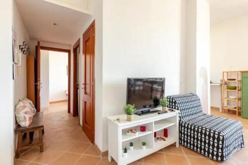 Porta Maggiore Cozy Apartment - Tap to explore photos