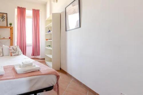 Porta Maggiore Cozy Apartment - Tap to explore photos