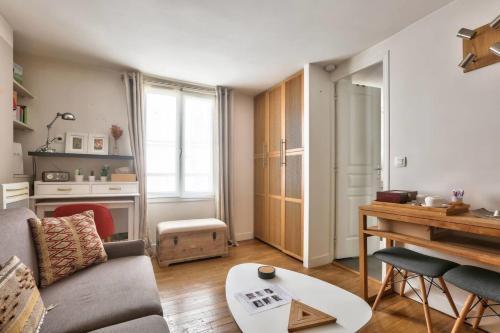 Modern Renovated studio cozy and quiet - Tap to explore photos