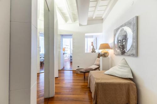 Navona Historic Luxury Deluxe - Tap to explore photos