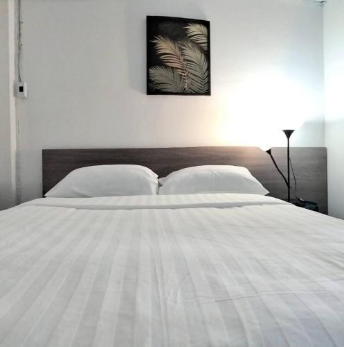 ONEWAY GUEST HOUSE BKK Room Type - Budget Double Room