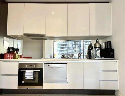 Readyset Apartments Melbourne Room Type - Two-Bedroom Apartment with City View Readyset Apartments Melbourne Room Type - Two-Bedroom Apartment with City View