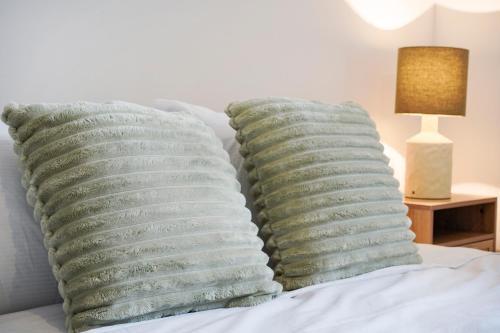 Hububb Luxury Apartment Ealing - Tap to explore photos