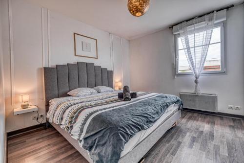 Appartement family terrasse 6-7pers proche Disney et gare - Tap to explore photos