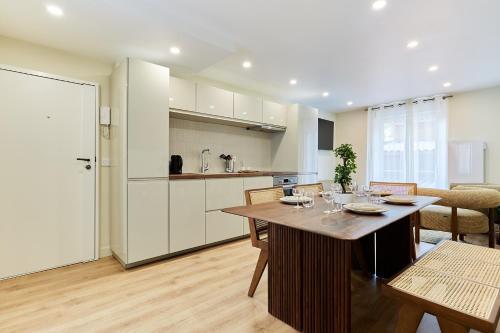 Résidence Centre de Paris by Studioprestige Room Type - Three-Bedroom Apartment