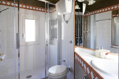 Spagna Prestige Apartment - Tap to explore photos