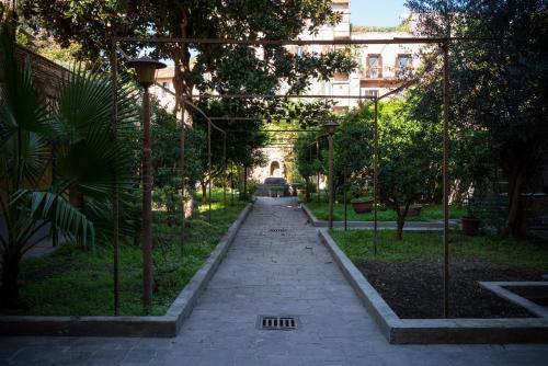 Residenza Leone XIII - Tap to explore photos