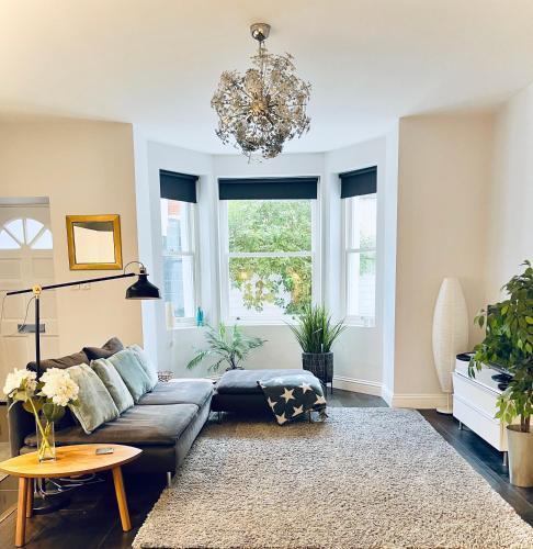 Stunning and Peaceful London Flat - Tap to explore photos