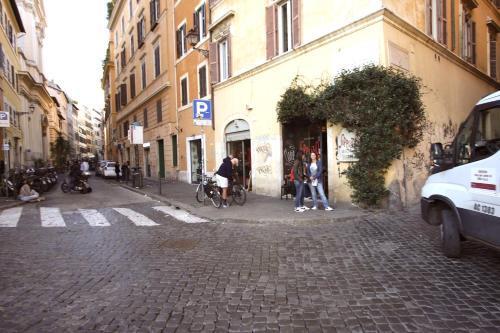 Top floor studio in Campo de Fiori Room Type - Studio Apartment