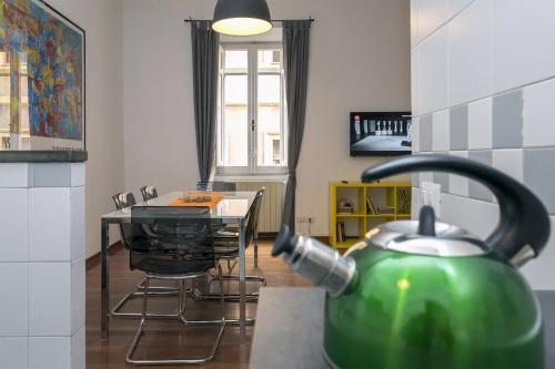JHHIT San Pietro Modern Suite - Tap to explore photos