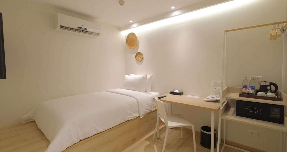 SimpleStay Chatuchak, SureStay Collection by Best Western - Tap to explore photos