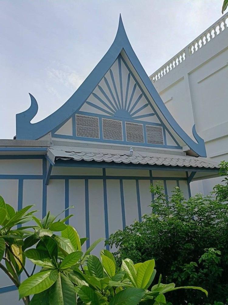 Baan Debtida