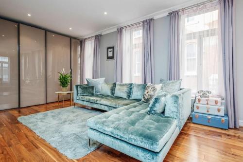 BIG 2Bed 2Bath Mayfair,Regent Street - Tap to explore photos