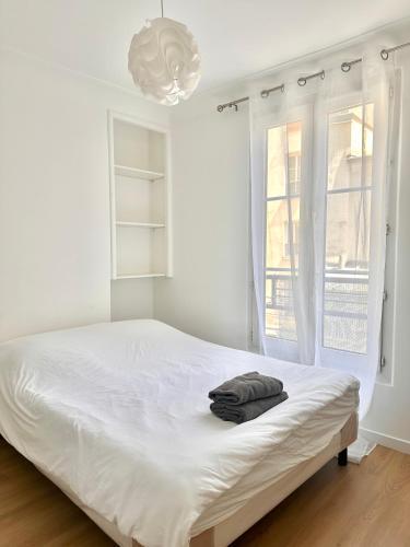Comfortable studio Notre-Dame de Lorette Rodier - Tap to explore photos