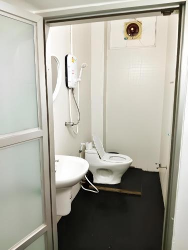 The Character Yaowarat เดอะ คาแลคเตอร์ เยาวราช MRT วัดมังกร Room Type - Studio with Terrace