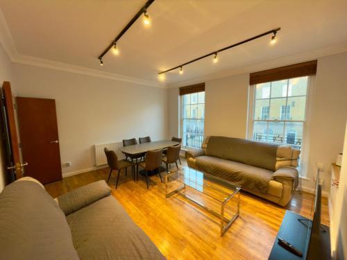 Central London property - Tap to explore photos