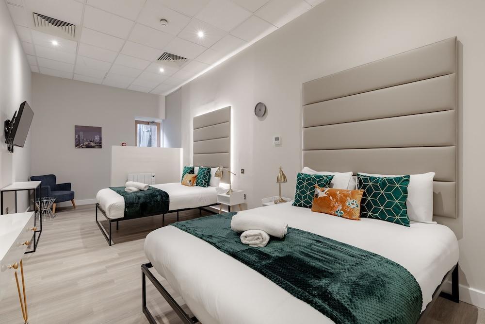 Hyde Park Studios Room Type - Standard Studio, Ensuite, City View