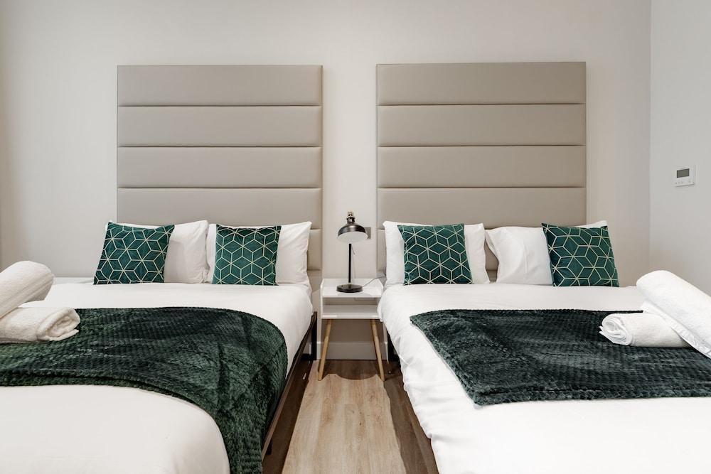 Hyde Park Studios Room Type - Superior Studio, Ensuite