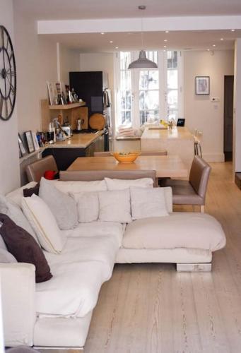 Stunning Townhouse in beautiful Notting hill - Tap to explore photos