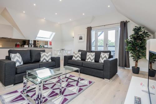 Roomspace Serviced Apartments- Lyons House - Tap to explore photos