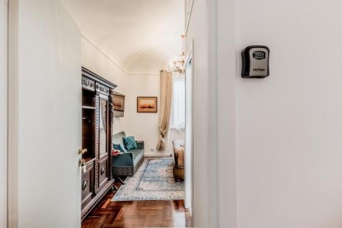 Villa Borghese Guest House Gallery Rooms - Tap to explore photos