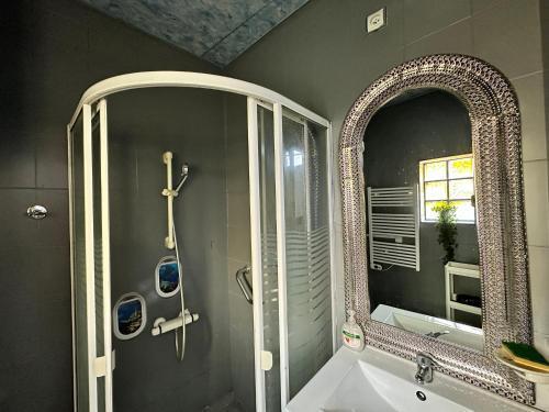 Appt Cosy - Proche Paris - Ideal Couple - Tap to explore photos
