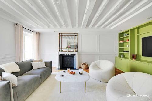 Wonderful apartment 3bedr Saint Honoré - Tap to explore photos