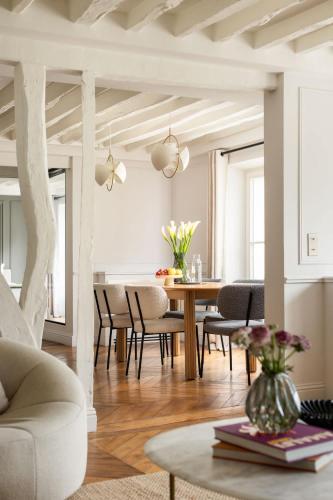 Wonderful apartment 3bedr Saint Honoré - Tap to explore photos
