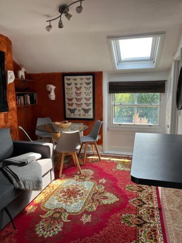 CAMDEN TOWN COSY apartment - Tap to explore photos