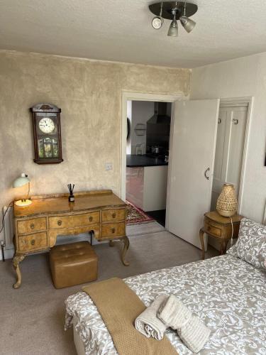 CAMDEN TOWN COSY apartment - Tap to explore photos