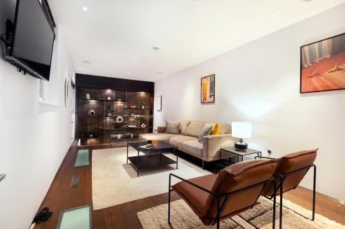 Gorgeous 3 Bed House in Paddington - Tap to explore photos
