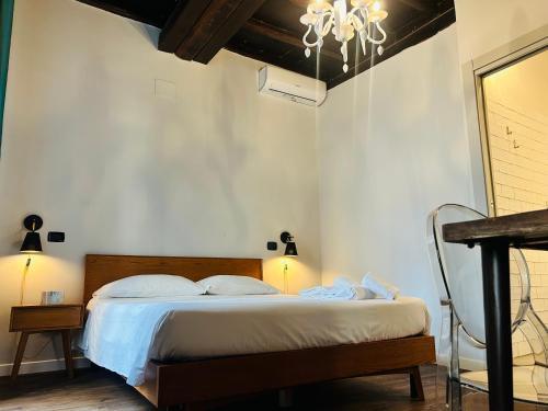 Cenci Guest House - Tap to explore photos