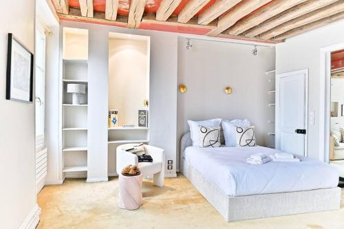 Chic appartement dans le prestigieux 7ème arrondissement - Tap to explore photos