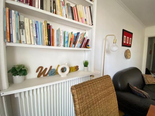 Chez Fiatope - Appartement Calme avec balcon & Parking, proche Tram T6 - Tap to explore photos