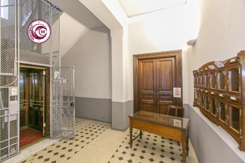 C M Piazza Cavour Elegant Flat - Tap to explore photos