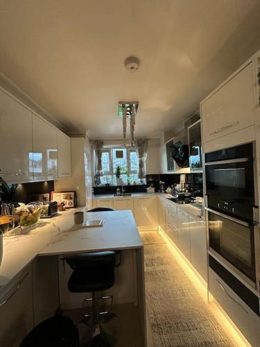Cosy Flat in London - Tap to explore photos