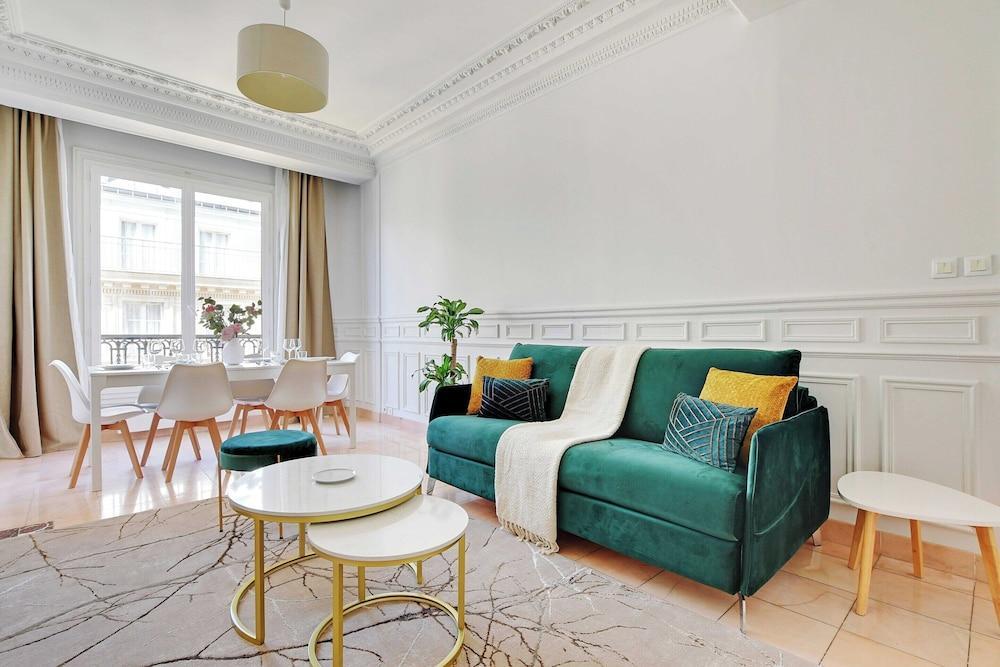 Modern Apartment - 2bd/4p - Louvre/marais - Tap to explore photos