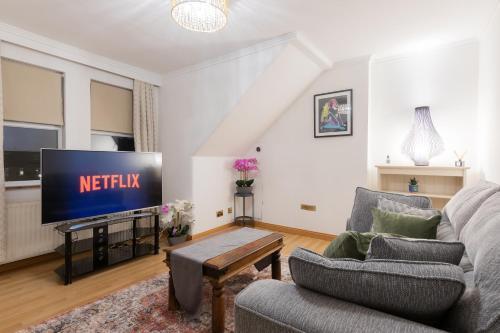 Cosy Flat In London - Tap to explore photos